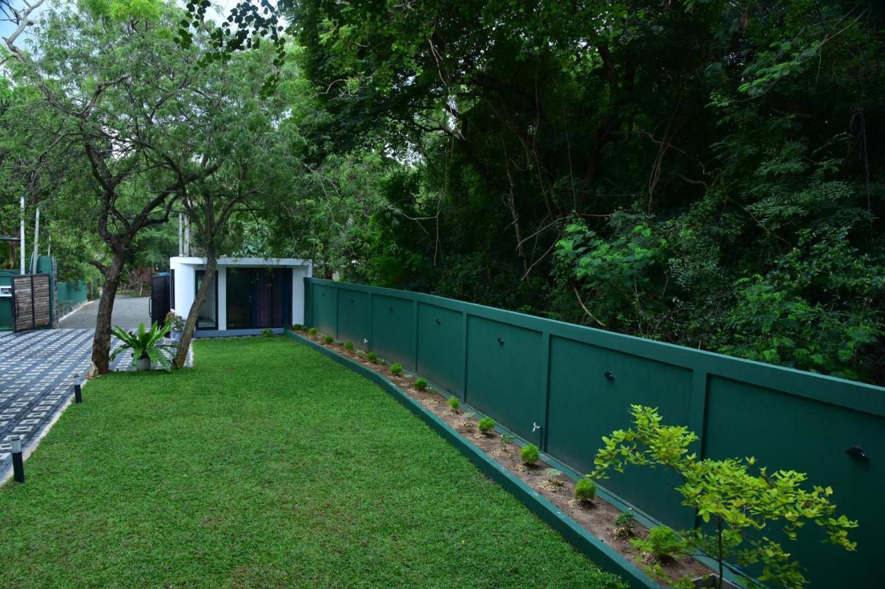 Eden Grand Hotell Dambulla Exteriör bild