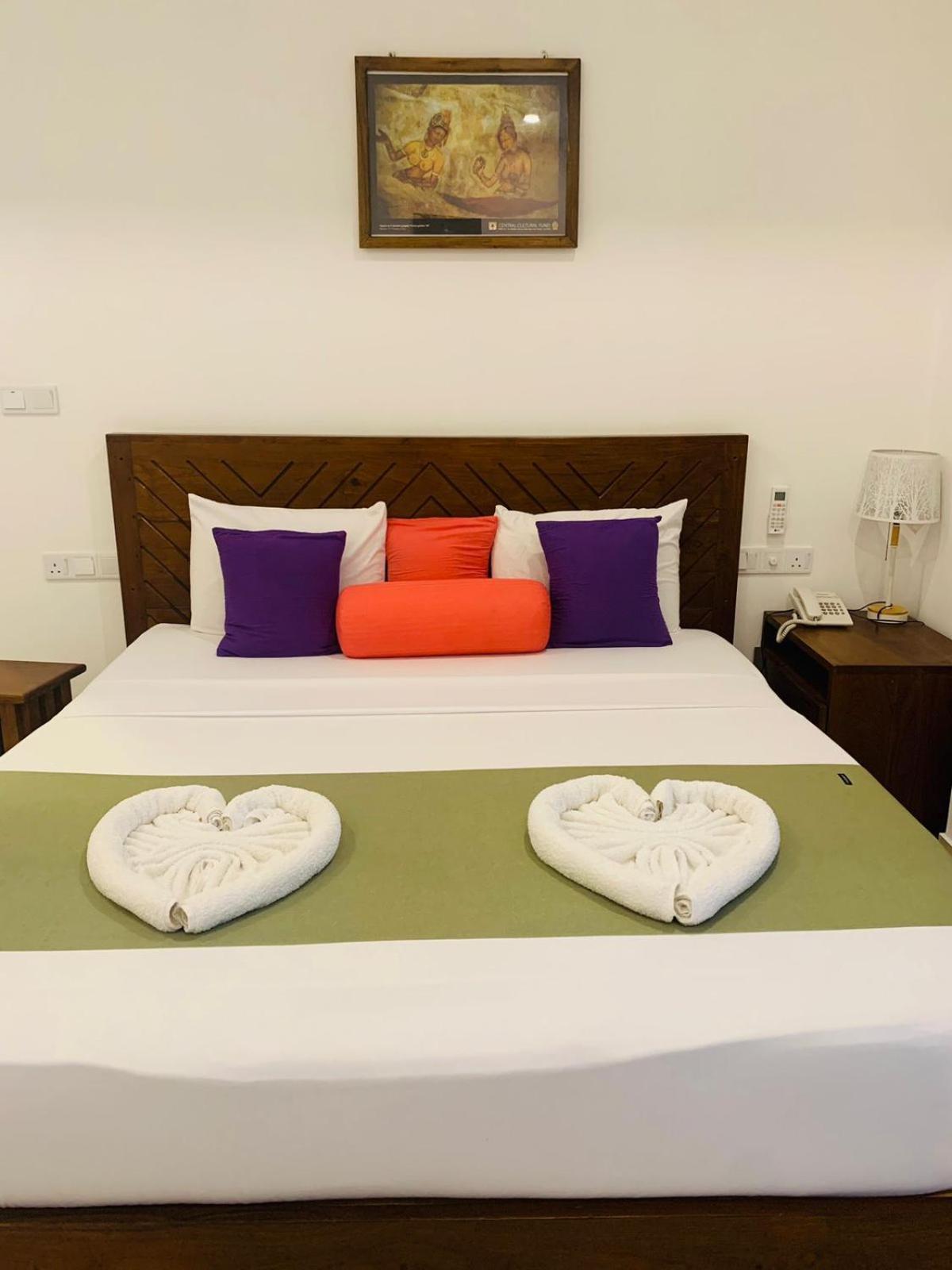 Eden Grand Hotell Dambulla Exteriör bild